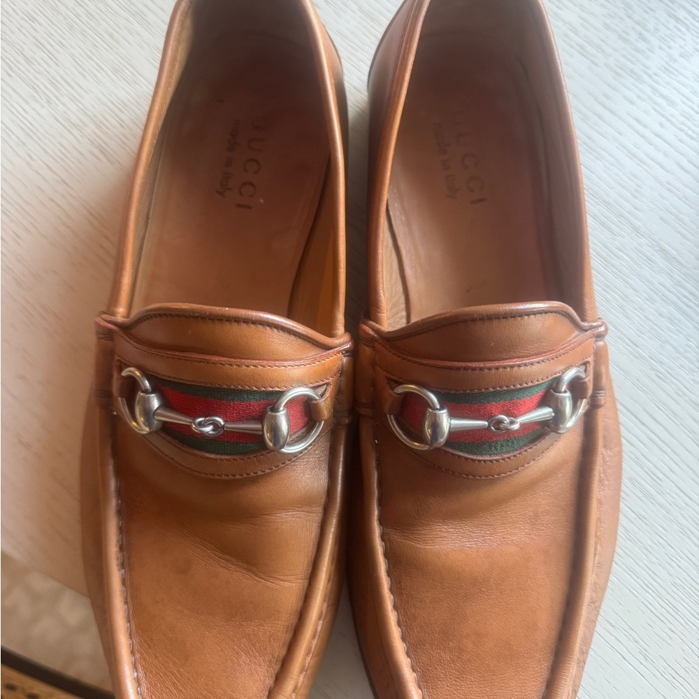 Gucci Tan Leather Loafers with Red and Green Accents - Picture 7 of 9